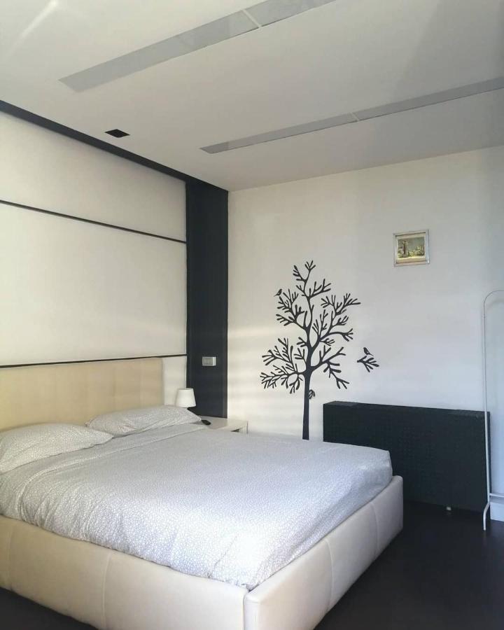 Le Vele Affittacamere Desenzano del Garda Bagian luar foto